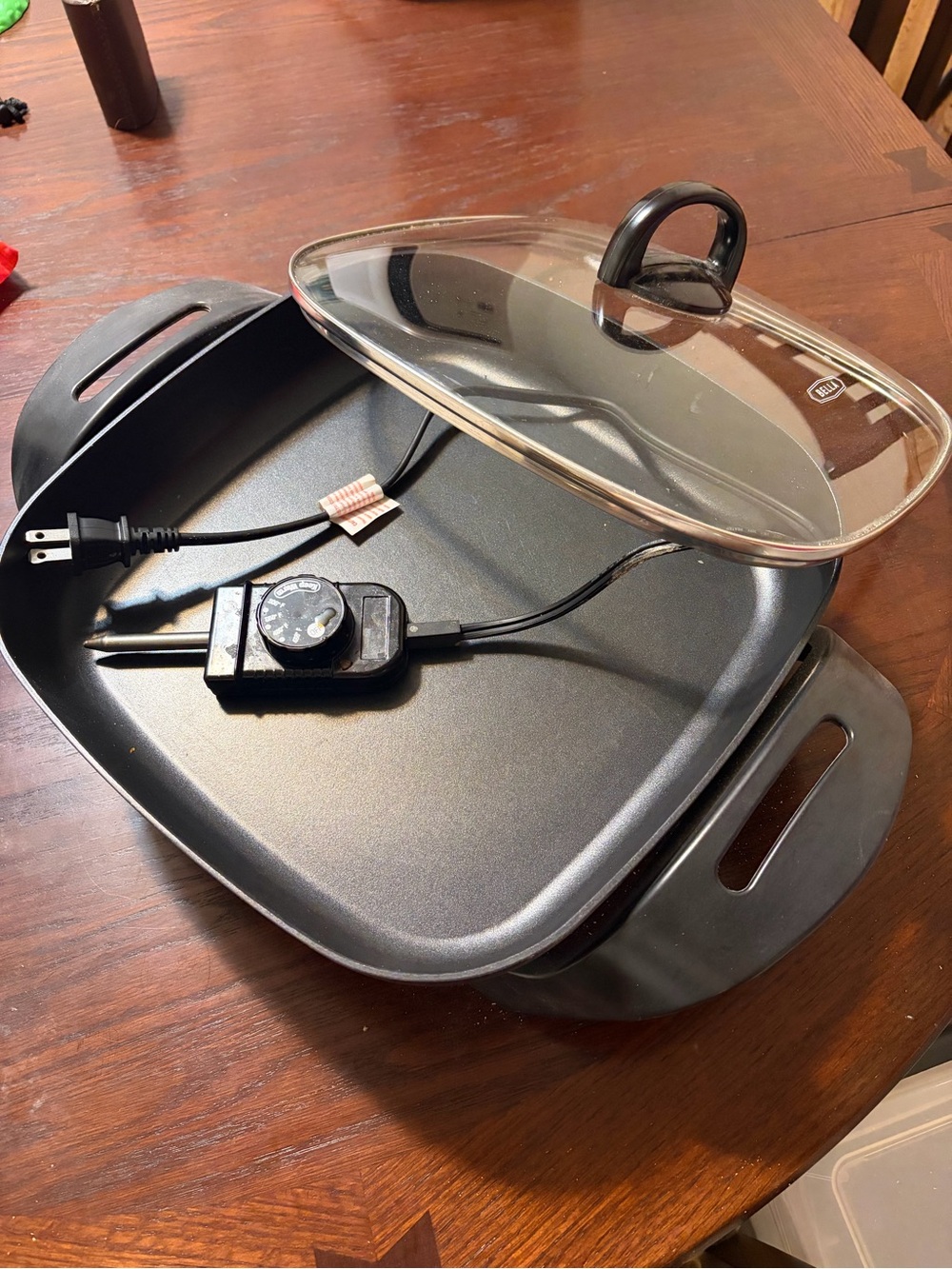BELLA Large Electric Skillet with Glass Lid & Temperature Control